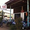 ร้านอยู่ติดถนน
