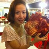 คุณแตงโม (เจ้าของร้านคนสวย) กับเมนูปูอลาสกา ที่มีตามฤดูกาล