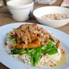 ข้าวขาหมูหน้าตาดี รสชาดพอใช้ครับ