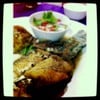 ปลากระพงทอดน้ำปลา อีกหนึ่งเมนูแนะนำของร้าน