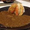 ข้าวหน้าแกงกะหรี่กุ้งทอดเจ (185.-)