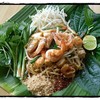 ผัดไทยกุ้งสด ที่เป็นผัดไทยแท้ๆ สูตรโบราณย่านฝั่งธน ราคา 35 บาท