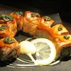Salmon Anticucho Roll - ซูชิหน้าแซลมอนเบิร์นไฟ