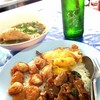 อาหารมื้อนี้ ข้าวกะเพราหมูชิ้นลูกชิ้นทอดไข่ดาวสุก เกาเหลาน่องไก่
