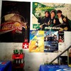 โปสเตอร์โฆษณาน้ำอัดลมภายในร้าน ดูเก่าดี