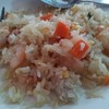 ข้าวผัดกุ้ง+ปูรสอูมามิ อันนี้ตักแบ่งมานิดนึงนะคับ จานจริงใหญ่ม๊วก