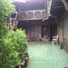 บริเวณร้านเหมือนร้านขายของเก่า