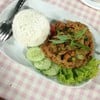 ผัดขียวหวานหมูไข่เจียวกรอบ