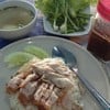 ข้าวมันไก่บ้านผสมหมูกรอบ ธรรมดา
