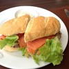 smoked salmon sandwich (165 บาท)