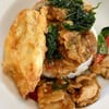 ข้าวหน้ากะเพราหมูสไลด์ 115 บาท + ไข่ดาวกรอบ 20 บาท