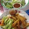 ช่วงนี้เน้นผัก จานนี้ 35 บาท ไม่แพงนะ