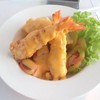 สลัดกุ้งทอดซอสส้ม
