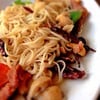 หมี่ซั่วผัดไก่เม็ดมะม่วงหิมพานต์เจ