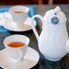 ชาร้อน 1001 arabian night ครับ ราคา 90 บาทต่อ 1 กา เป็นชาดำกับชาเขียวมาเบลนด์กัน