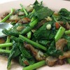 คะน้าหมูกรอบ