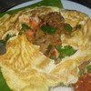 แบะไข่ออกมา เจอผัดไท ข้างใน หอมฟุ้งค่ะ