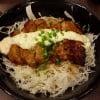 ข้าวหน้าไก่ทอดซอสนัมบัง