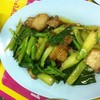 คะน้าหมูกรอบ หมูเยอะดีค้า