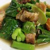 คะน้าหมูกรอบ