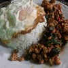 ผัดกระเพราหมูสับไข่ดาว