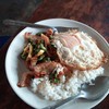 เมนูข้าวผัดกระเพราคอหมูย่าง + ไข่ดาว