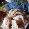ก๋วยเตี๋ยวอัญชันหมูนุ่ม