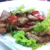ยำคอหมูทอด