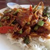 ข้าวหมูกรอบผัดพริกแกง