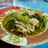 ราดหน้าหมูหมักเส้นหมี่กรอบ