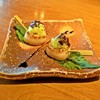 หอยเชลล์ฮอกไกโดย่างเสริ์ฟพร้อมซีอิ๊วหวานและซอสแอปเปิ้ลวาซาบิ