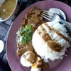 ข้าวหมูกรอบ น้ำราดหวานครับต้องใช้ซ้อสพริกเปรี้ยวราดด้วย ทีนี้ล่ะเด็ดดวงแท้