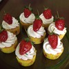 สตอเบอร์รี่ครีมสดคัพเค็ก