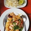 ผัดไทยกุ้งสด