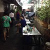 โต๊ะนั่งข้างร้าน