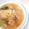 ราดหน้า หมูเยอะ ผักน้อย ><~ 35 บาท