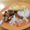 กระเพาหมูกรอบ ไข่เจียว