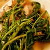 ผัดผักกระเฉด หมูกรอบ 70 บ.