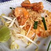 ผัดไทกุ้งสด