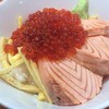 salmon-ikura-don (500 บาท) ปลาแซลมอนย่างไฟอ่อนๆชิ้นใหญ่ และ ikura แบบจัดเต็ม!