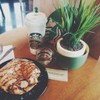 โรตีทอด (สตาร์บัคส์ไม่เกี่ยว นี่เกรียนเอาไปนั่งกินในร้าน 555555)