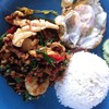 กะเพรารวมไข่ดาว