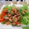ยำแซลมอนเนื้อปลาสดใช้ได้ 