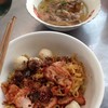 บะหมี่แห้งหมูแดง+ลูกชิ้นหมู+เกี๊ยวน้ำ 