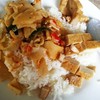ข้าวราดแกง ผัดหน่อไม้กับหมูยอออ