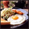 เมนูอาหารเช้า ไส้กรอก-ไข่ดาวก็มีบริการนะคับ