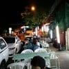 ที่นั่งริมถนน