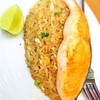 ข้าวผัดกระเทียมปลาแซลมอล