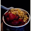 ไอศกรีมเกล็ดน้ำเเข็งไซส์เล็ก ใส่ข้าวโพดกับสตรอเบร์รี่ ถ้วยที่2จัดไป (ทานในรถค่ะ)