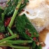 คะน้าหมูกรอบใข่ดาว